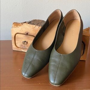 Everlane's Tapered Day Glove Flats